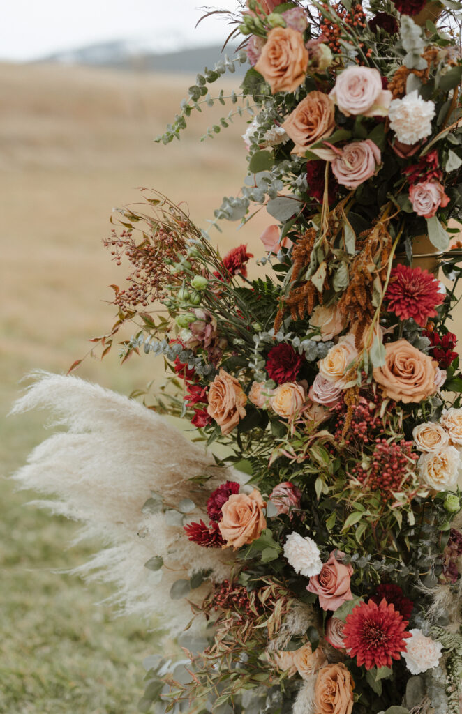 wedding florals for a Fall wedding ceremony at Sage Lodge in Paradise Valley Montana